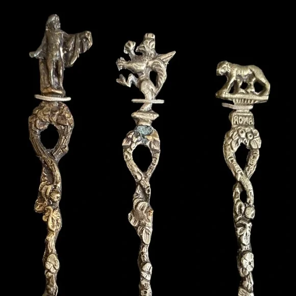 Shoppers Around The World “Candlelight Silver” w original box and paper. - Picture 7 of 12